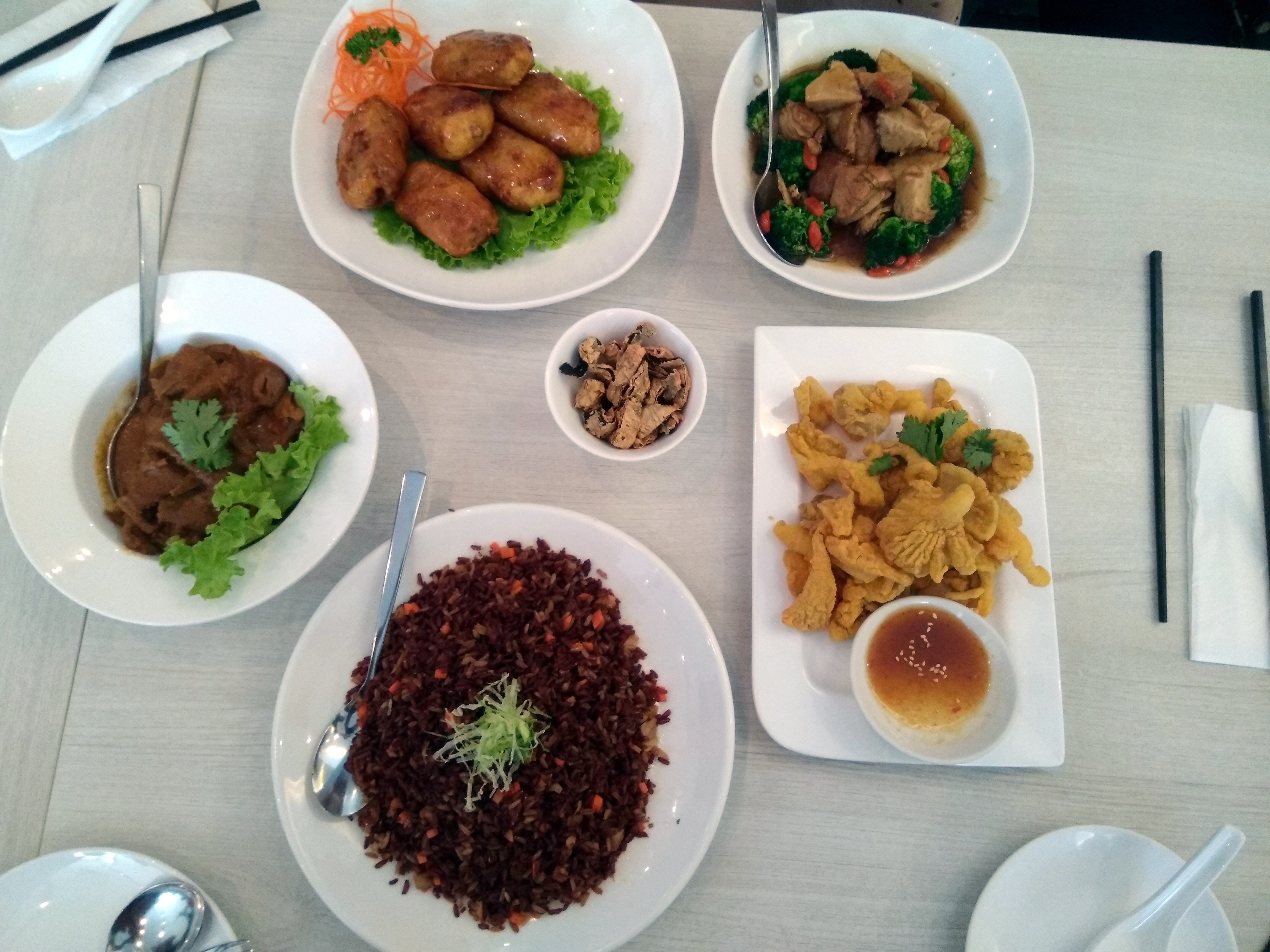 Lunch at Whole Earth Singapore's first Peranakan-Thai vegetarian restaurant