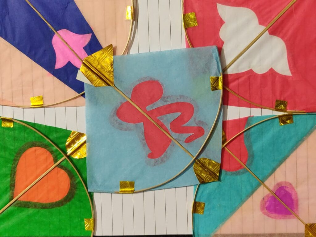 Miniature paper kites