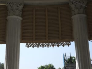 Some of the architectural details of Dalmia Bhavan